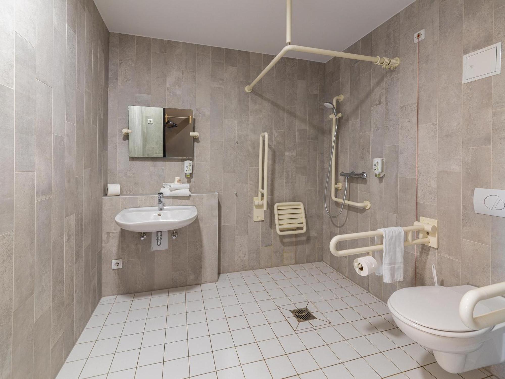 B&B Hotel Essen-City Экстерьер фото
