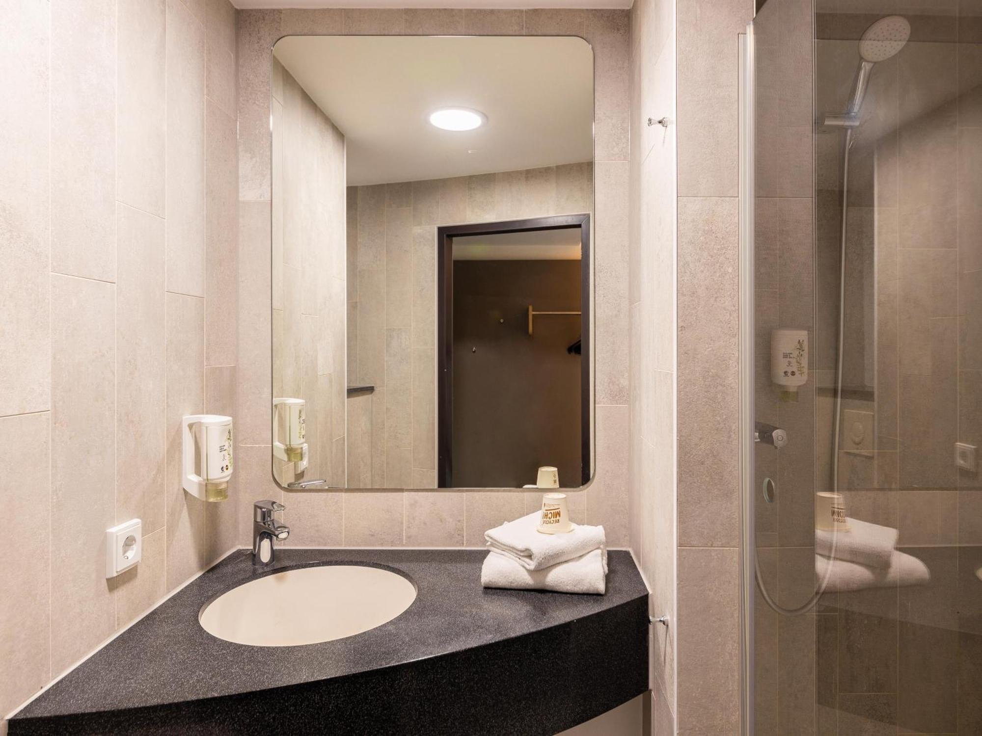 B&B Hotel Essen-City Экстерьер фото